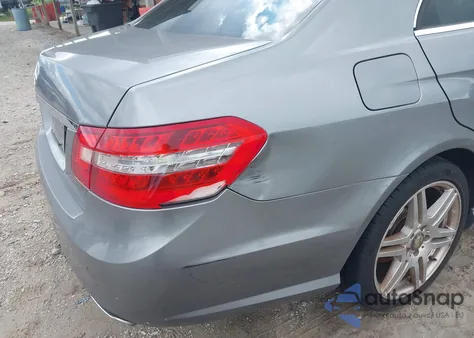 2010 Mercedes-Benz E 350 из США, поврежденный, VIN WDDHF5GB9AA080194